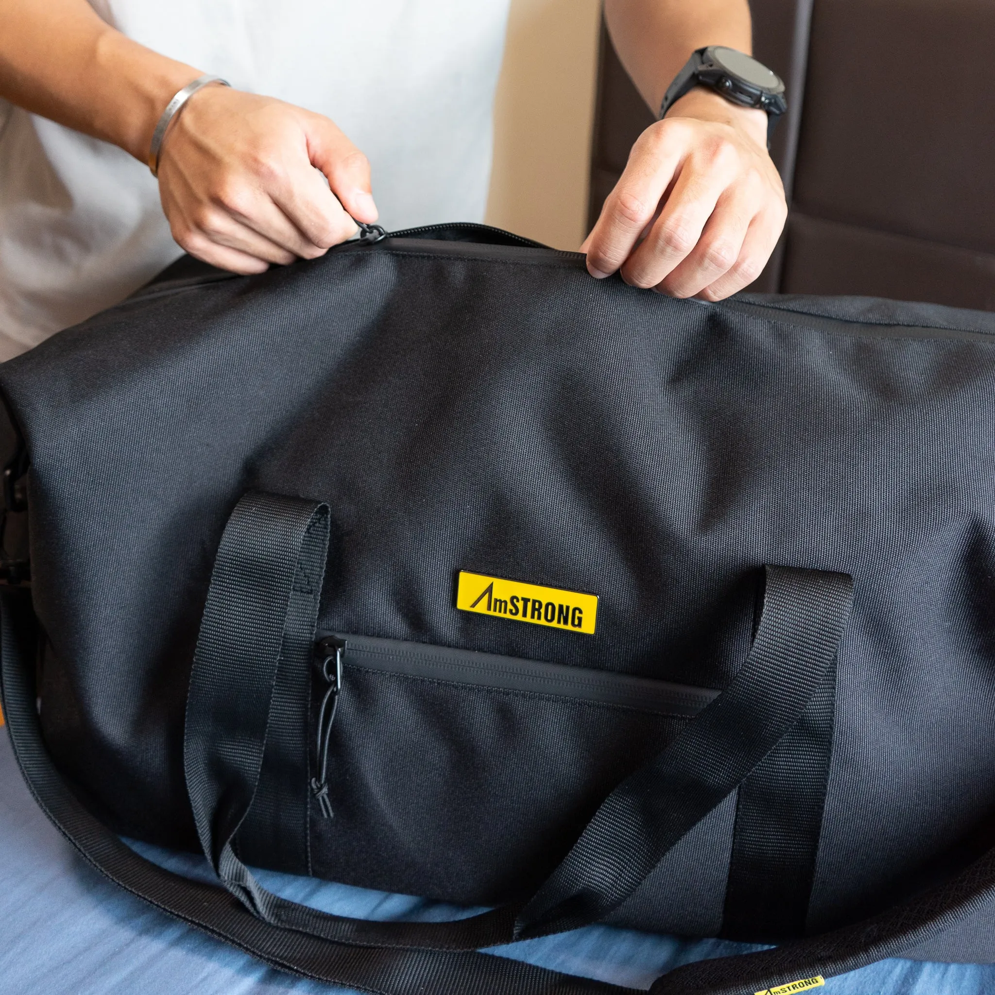02-WEEKENDER | Black