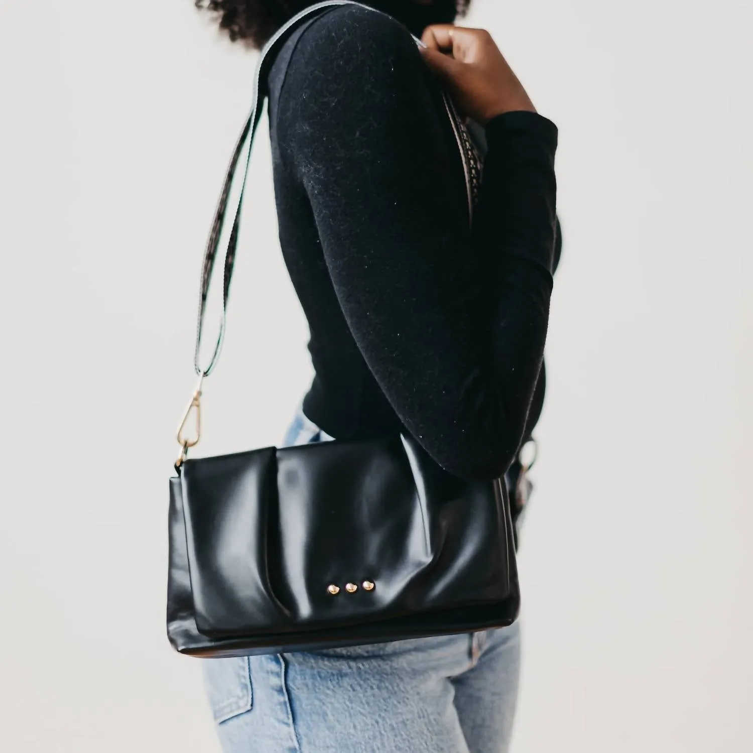 Aurora Crossbody Clutch Bag In Black
