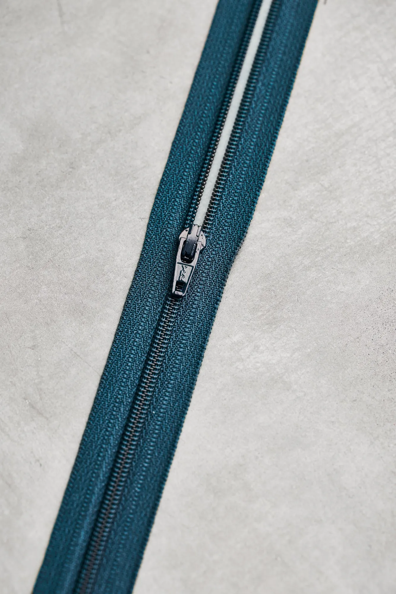 Basic coil zipper - 30 cm