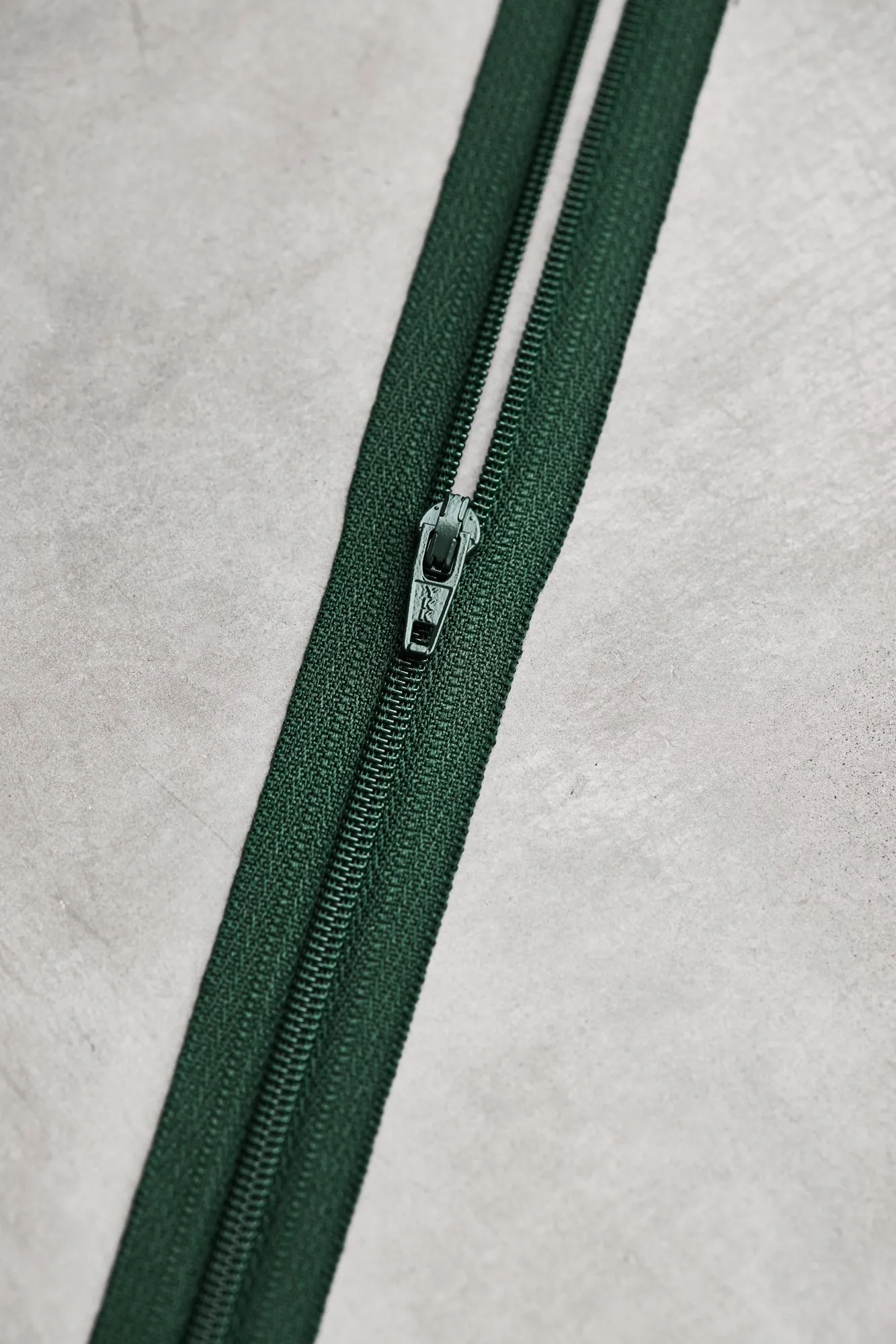 Basic coil zipper - 30 cm