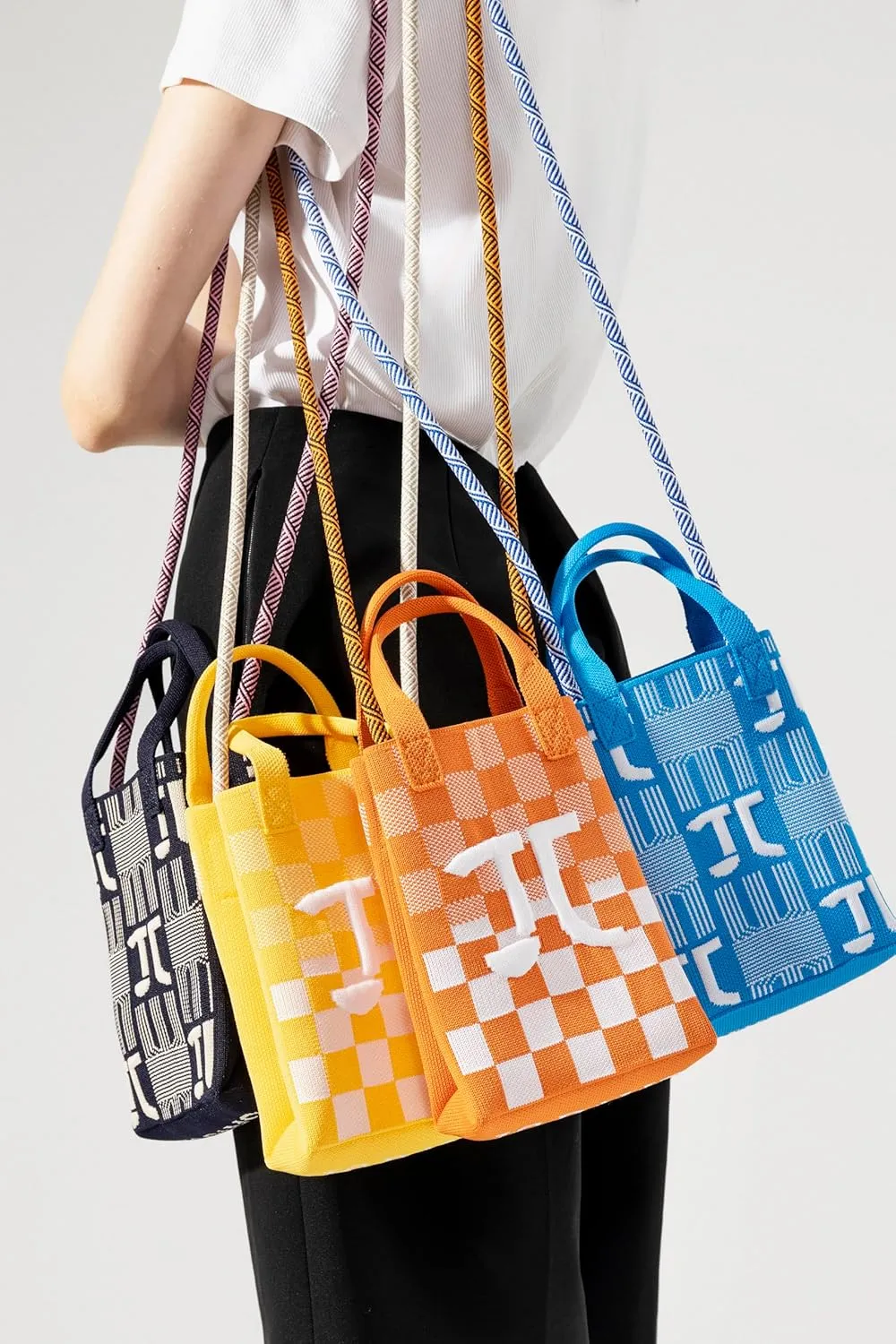 Fashion Plaid Classic Wristband Crossbody Bag Women's Knit Bag Premium Texture