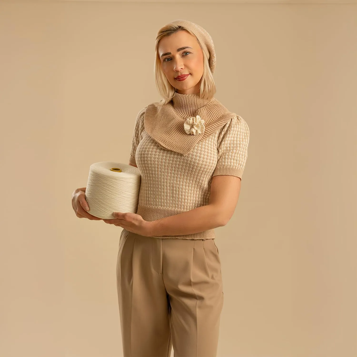 Kate Seamless Paper Backdrop for Photography Beige Cream Backdrop Paper (53''x16.4' Ivorine)