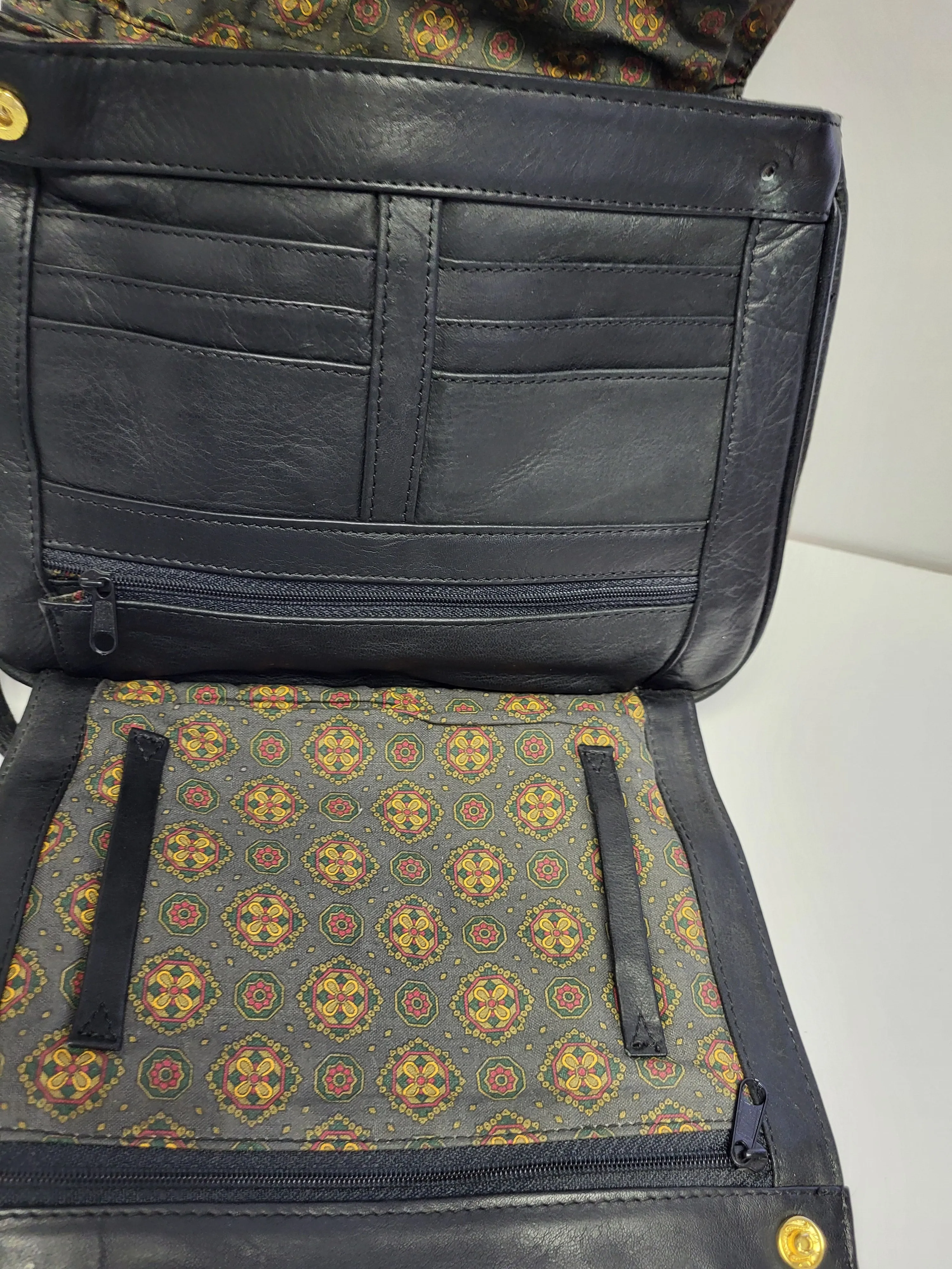 La Strada Black Leather Shoulder/Crossbody Bag
