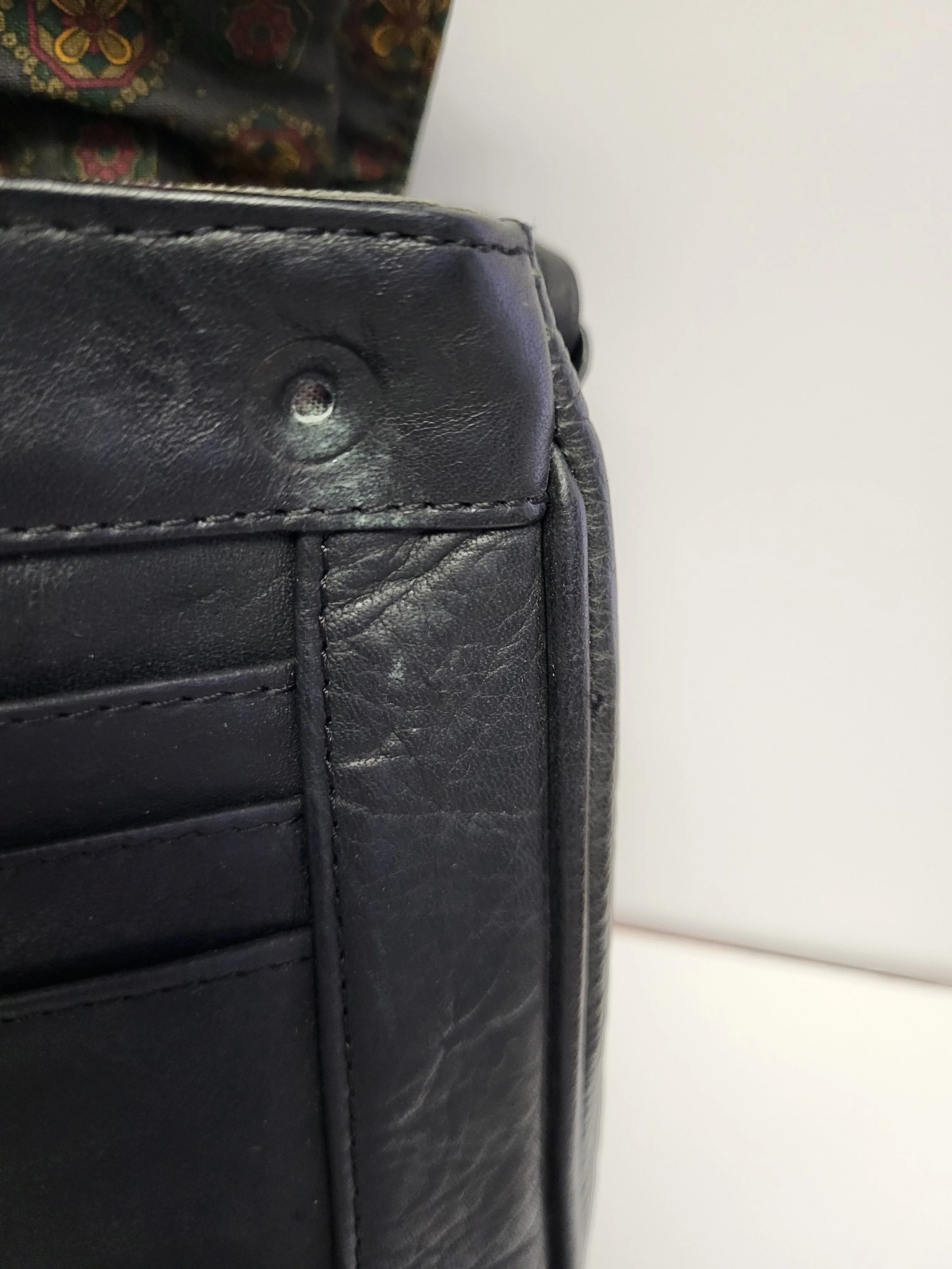 La Strada Black Leather Shoulder/Crossbody Bag