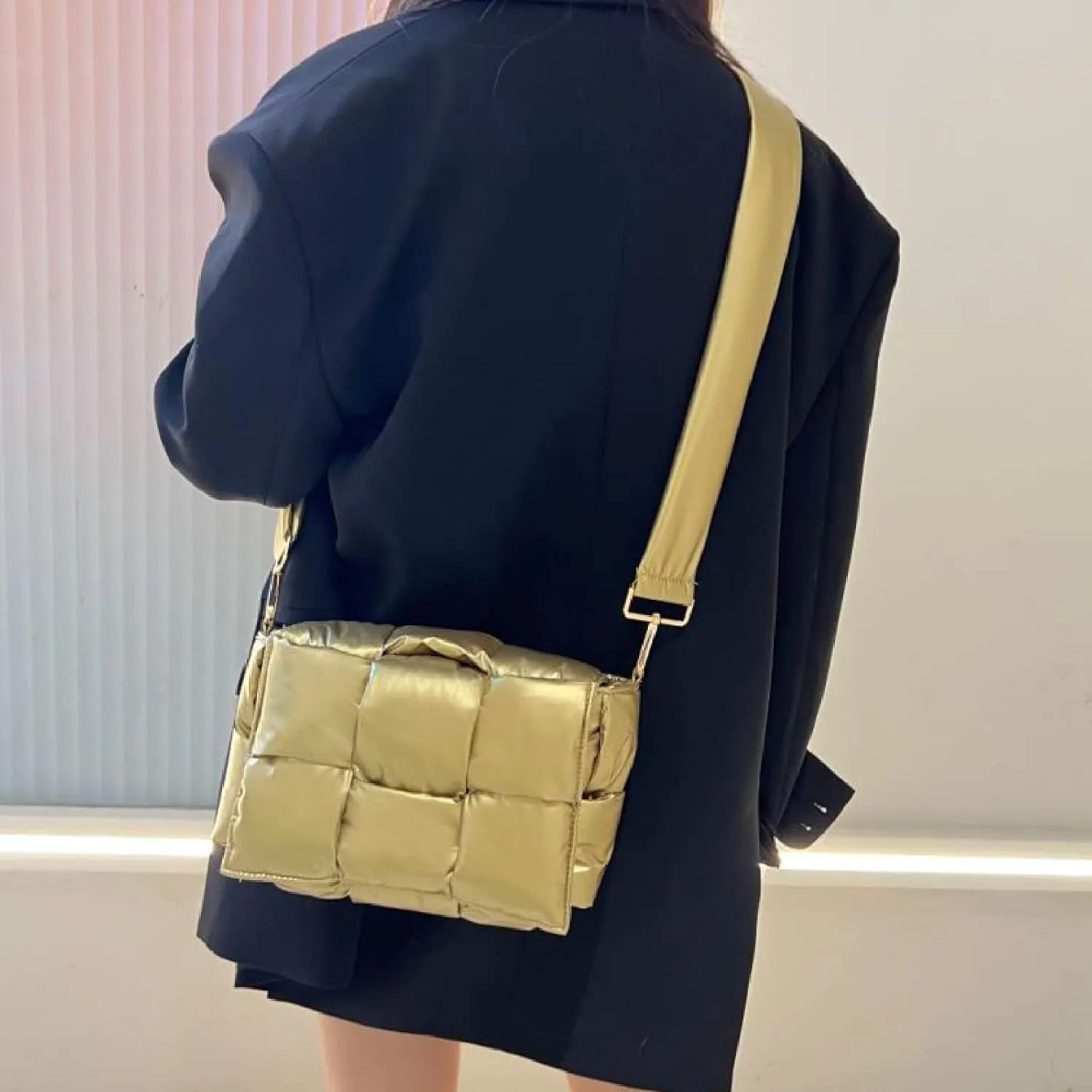NAARIIAN Shoulder bags for women, Light-weight small puffer purses waterproof, hand-woven puffy bag crossbody handbag