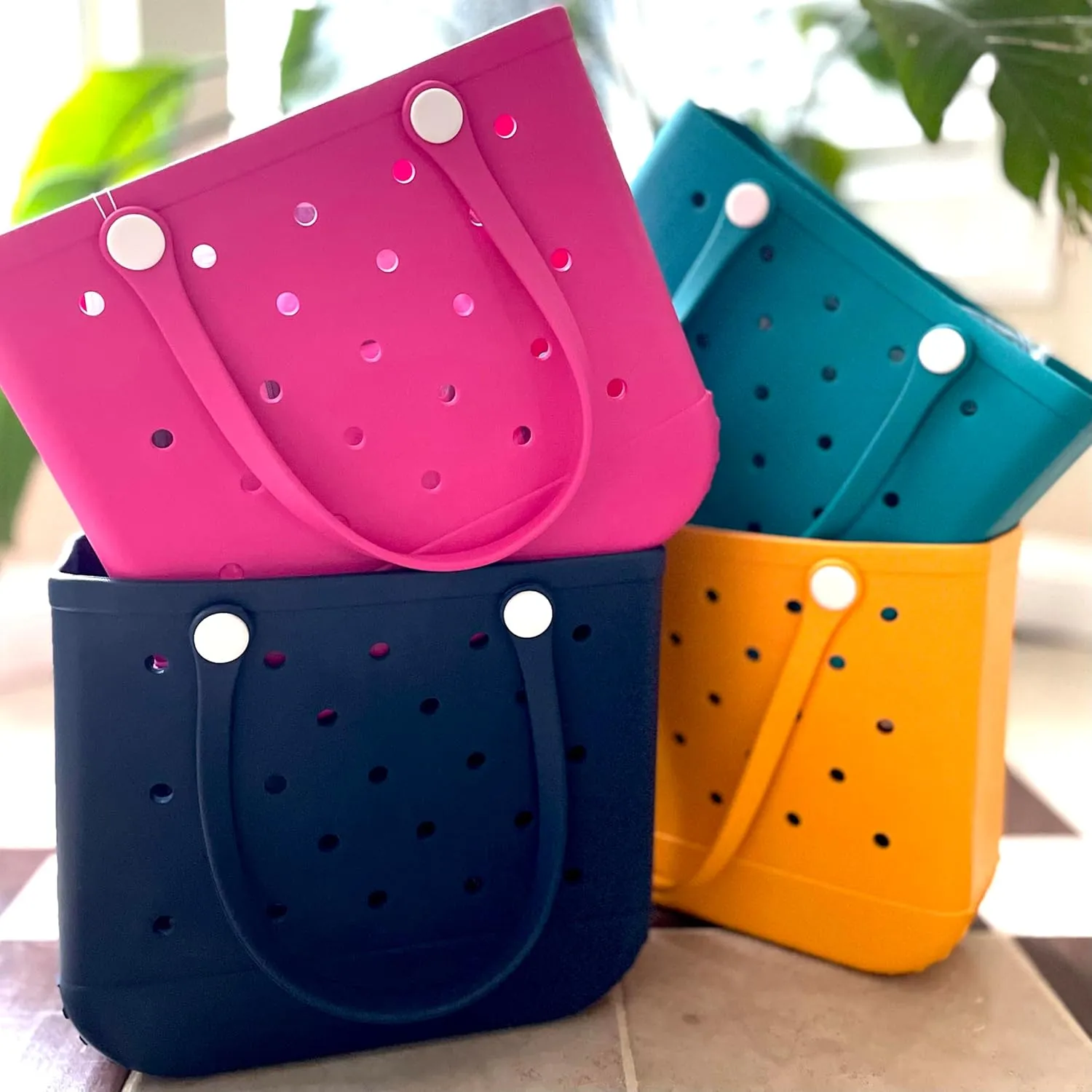 OUTDOOR RUBBER TOTE: The Perfect Bag for Fashionable time by the Pool, Camping, RV and Beach Trips   BONUS Accessory Pouches