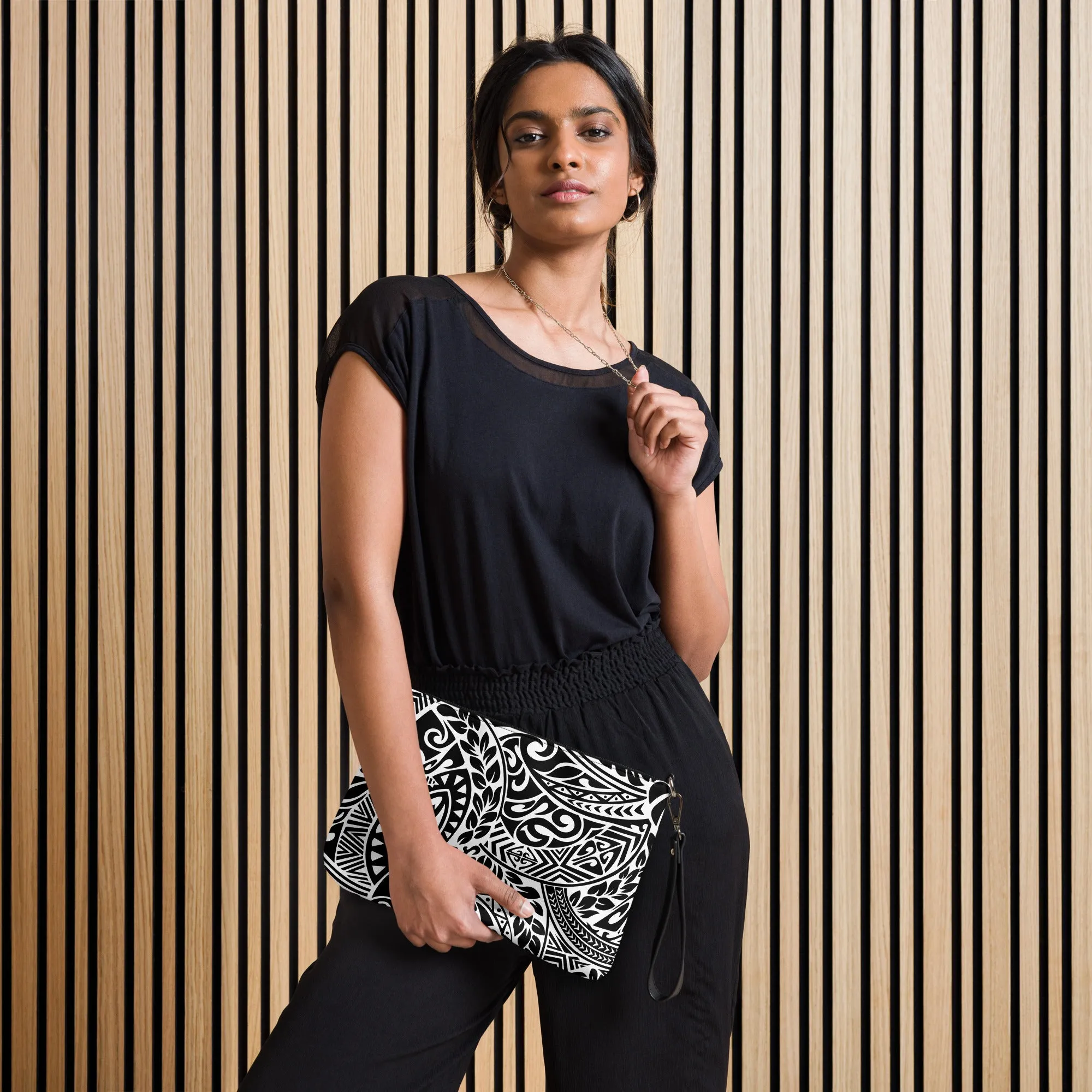 Polynesian Tribal in black and white crossbody bag