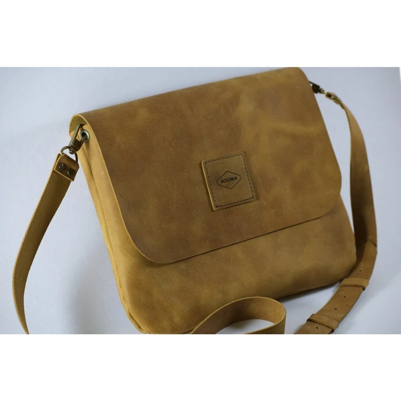 Simple Crossbody Satchel "TOPAZ"