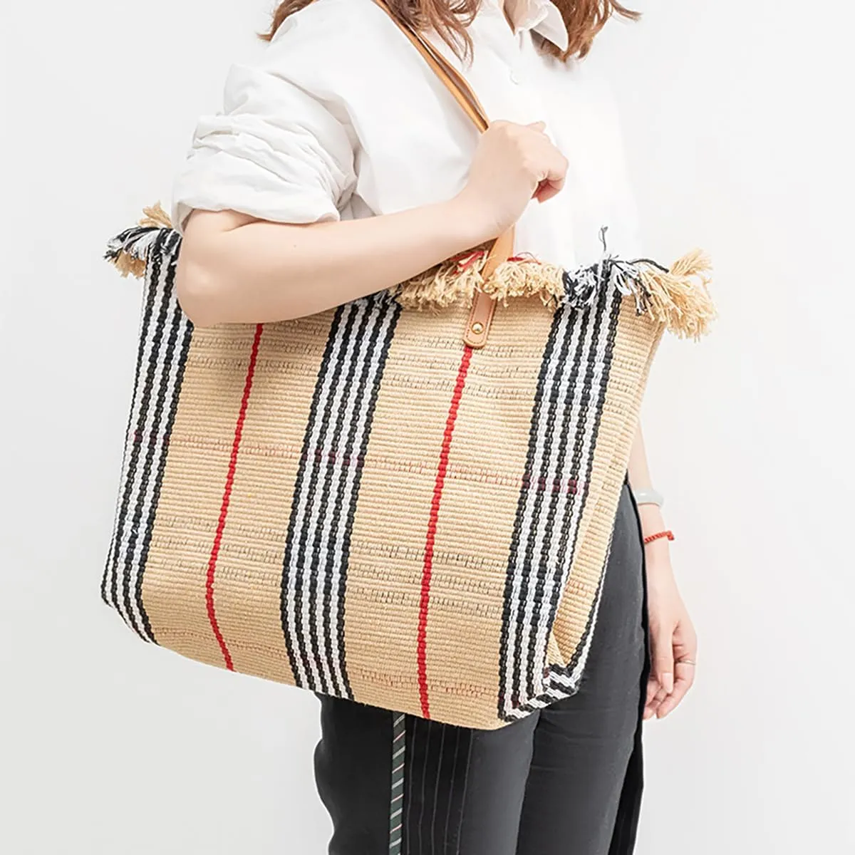 Tote bag, large capacity canvas, women's shoulder bag, beach bag, tassel embroidery, niche design, women's bag (Black white)