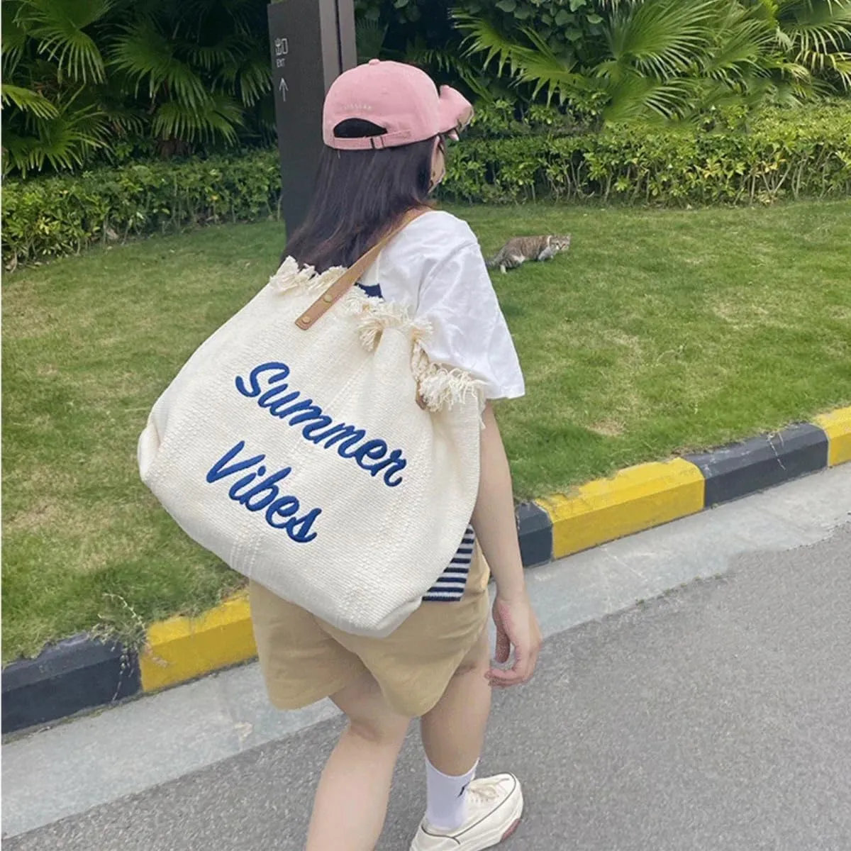 Tote handbag large capacity canvas women's shoulder bag beach bag tassel embroidery niche design temperament (write)