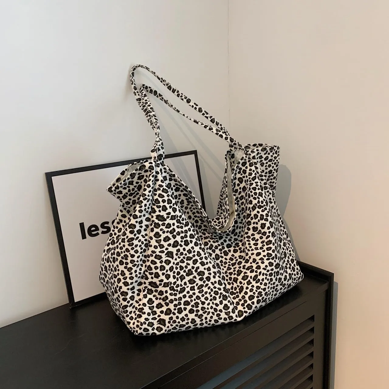 Women's leopard print shoulder bag, large capacity soft handbag, simple multifunctional crossbody bag